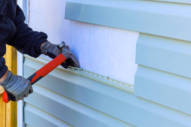 Reliable Emergency Siding Repair contractor in Lincolnshire, IL by Creative Siding